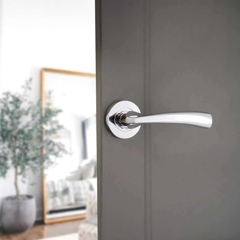 Leygo Lever Door Handle, Polished Chrome