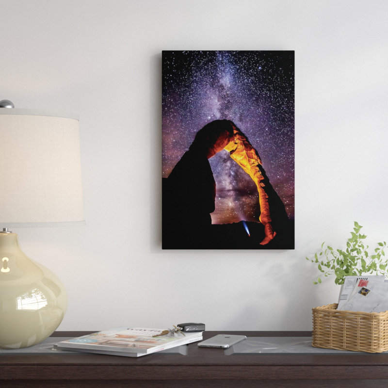 "laity way explorer" (2013), reproduction de photo sur toile tendue, H 18 po x l 12 po x P 1,5 po