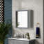 Rangement mural pour salle de bain moderne