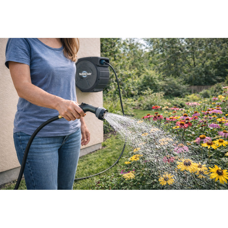 Enrouleur de tuyau rétractable 100 pi Sunnet | Enrouleur de boyau rétractable automatique avec fixation murale | Enrouleur de boyau d'arrosage facile à assembler avec support pivotant flexible | Enrouleur de tuyau de jardin rétractable (100 pi noir / gris)