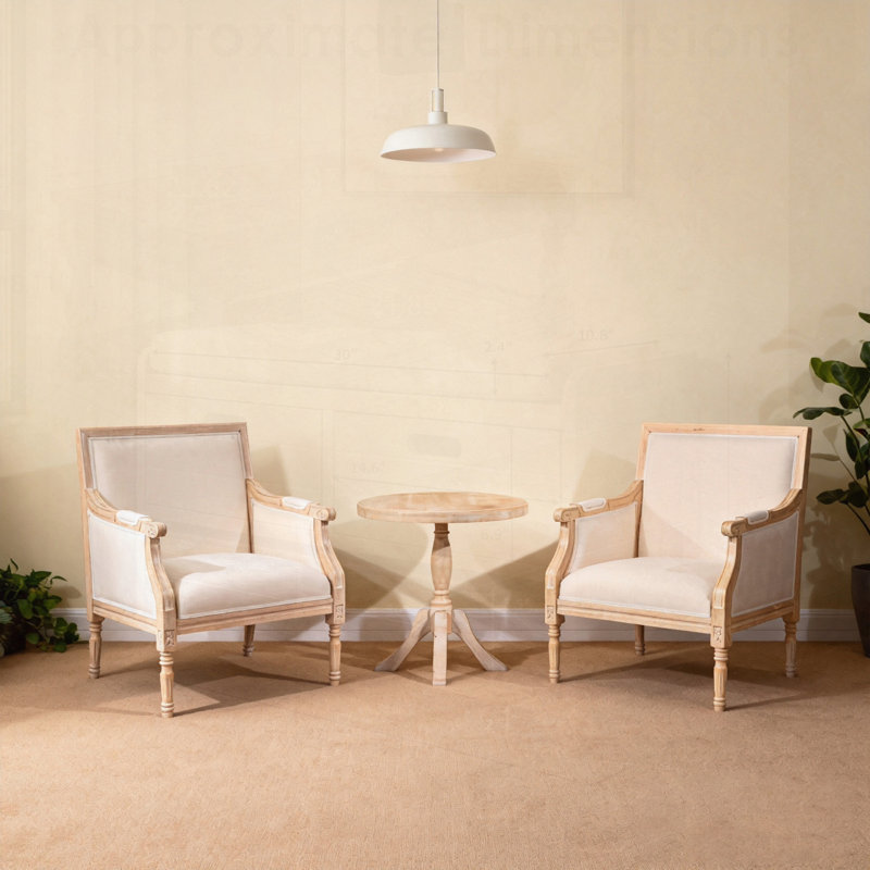 Chaise d'appoint française avec structure en bois traditionnelle, revêtement en lin et finition patinée pour une décoration intérieure intemporelle