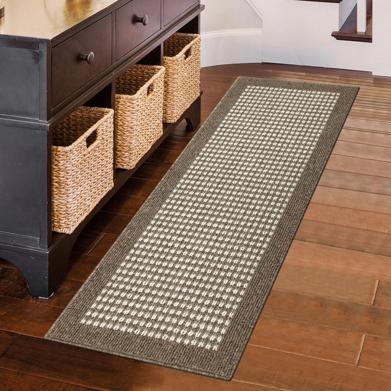 Area Rug, Runner 1'8" x 4'11", Brown