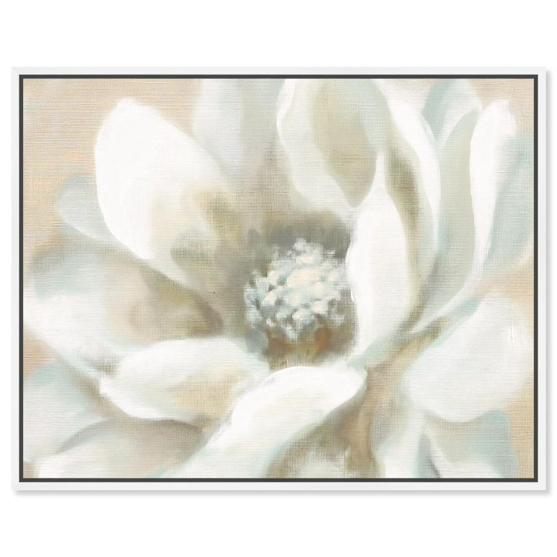 «Silken Sepal I Canvas Minimalist Florals» par Art Remedy, H 37 po x l 46 po, Cadre flottant blanc