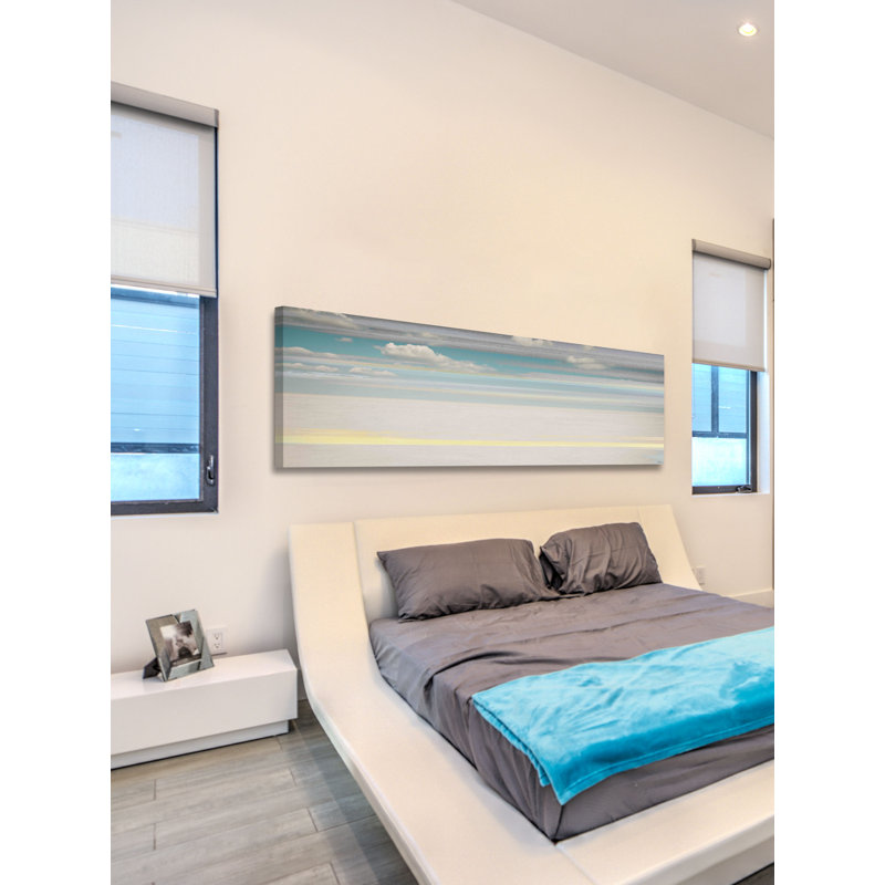 «Distant Clouds» par Parvez Taj, reproduction sur toile, H 10 po x l 30 po