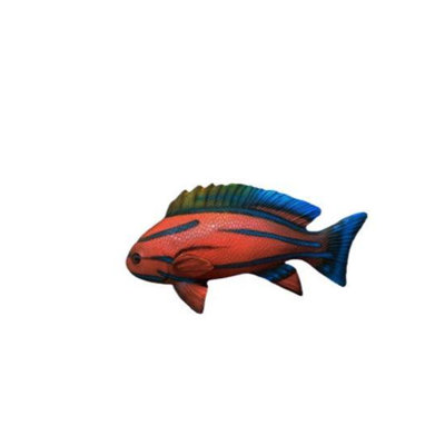 Statue de poisson rouge à rayures
