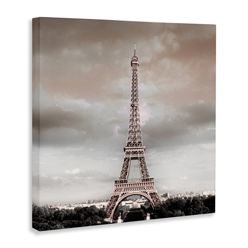 «Stormy View Eiffel Tower», art mural sur toile par Danita Delimont, H 17 po x l 17 po