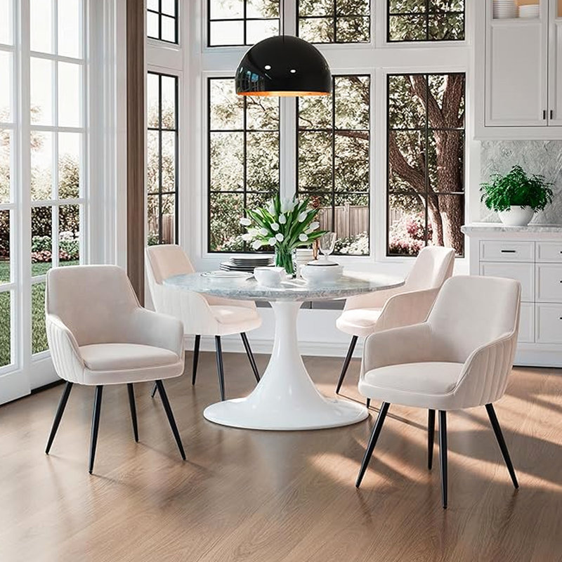 De 2 fauteuils d'appoint rembourrés à dossier en forme de canal de style moderne Mid-Century beige avec rehaussement de sièges pour l'intérieur