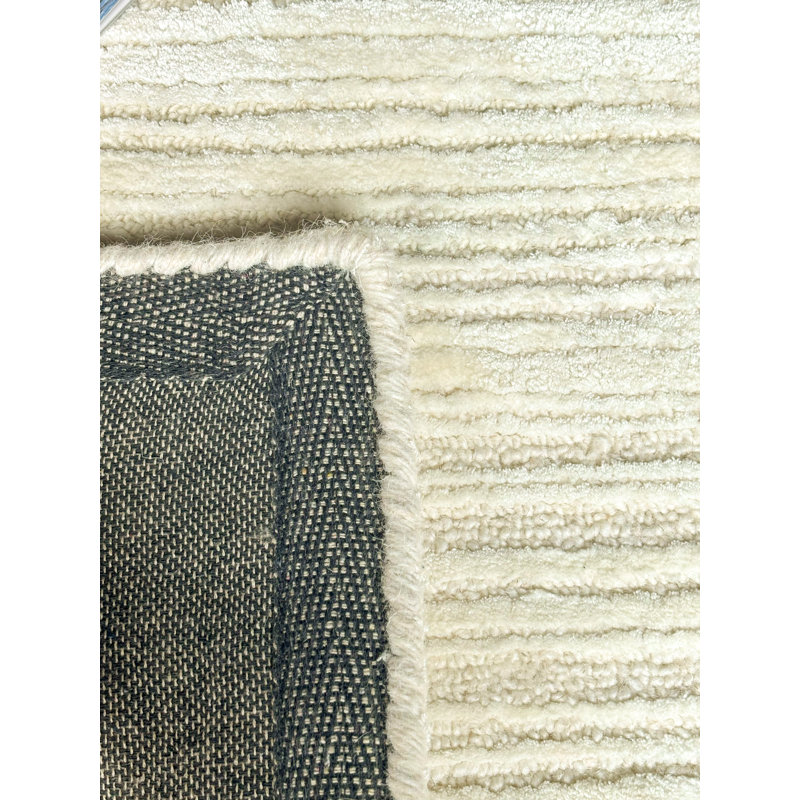 Nayash Hand Tufted Rectangle Indoor Area Rug in Beige, Off White, Rectangle 5 X 8 (FT)