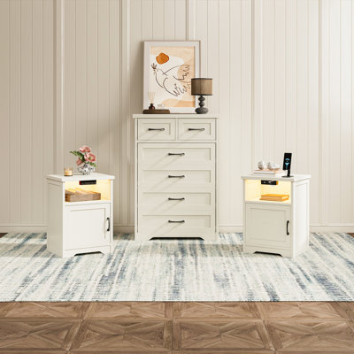 Ravenwood 2 Piece Bedroom Set - 6 Drawer Chest And 2 Nightstands With Led Lighting And Power Outlets
