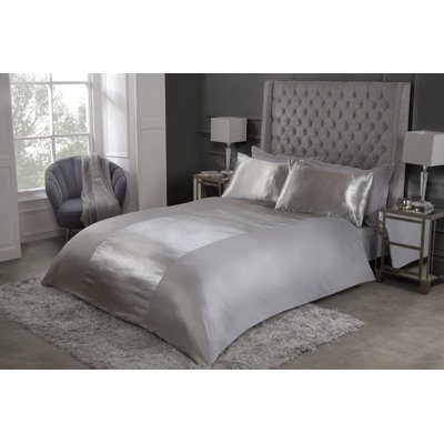 Aurianna Polyester Solid Colour Duvet Cover Set with Pillowcases