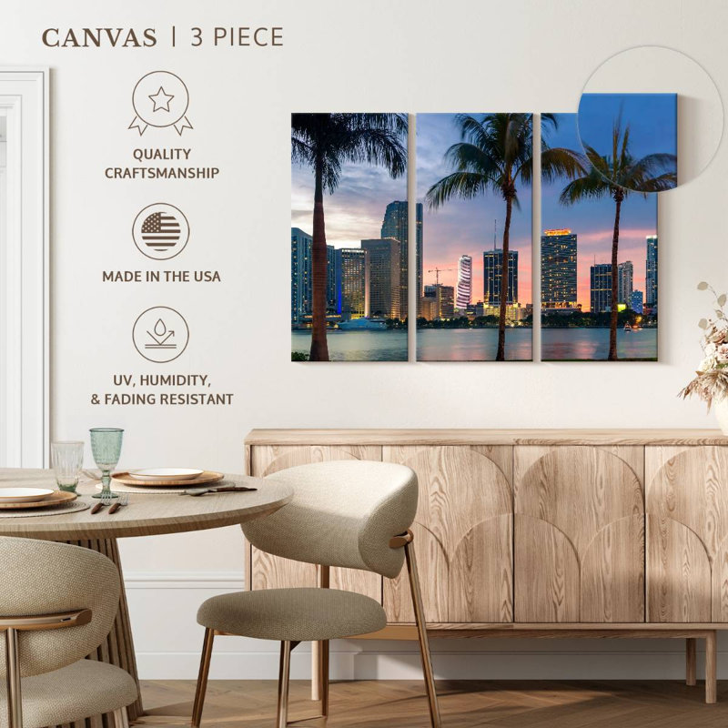 «Miami Skyline At Dusk» sur toile, 24" H x 38" W