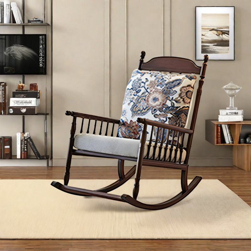 Chaise berçante élégante en noyer massif