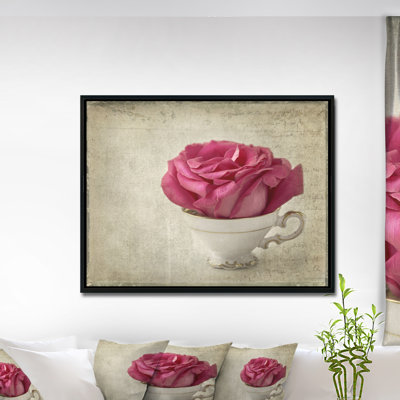 Rose rouge en coupe - art floral mural en bois