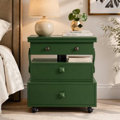 Table de bout roulante à hauteur ajustable laquée ultrabrillante avec station de charge et roues universelles avec freins, table à plateau relevable multifonctionnelle avec tiroirs de rangement pour la chambre à coucher du salon