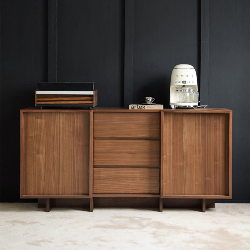 Buffet classique vieilli