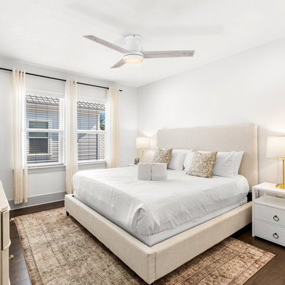 52" Ceiling Fan with Wall Control and Light Kit Included, Equipped with a Stable and Silent Motor