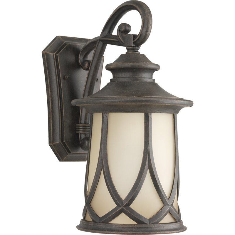 Lanterne murale d'extérieur Rawson, H 15,87 po x l 8,5 po x P 11,25 po