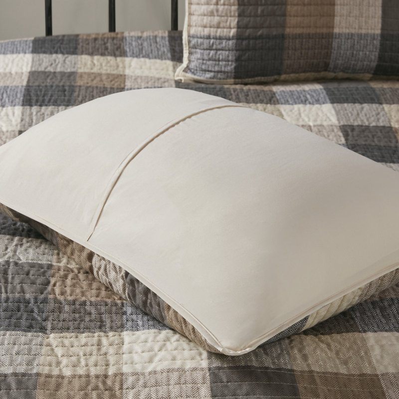 Full Gray Reversible Herringbone Quilt Set with Throw Pillows
