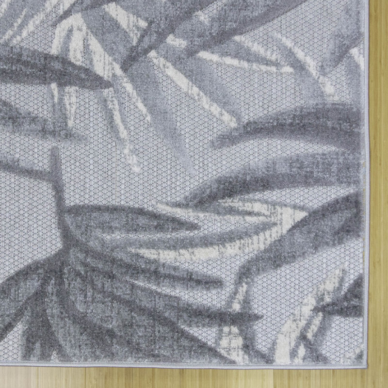 Fosel Gray and Ivory Synthetic 5' x 7' Outdoor Rug