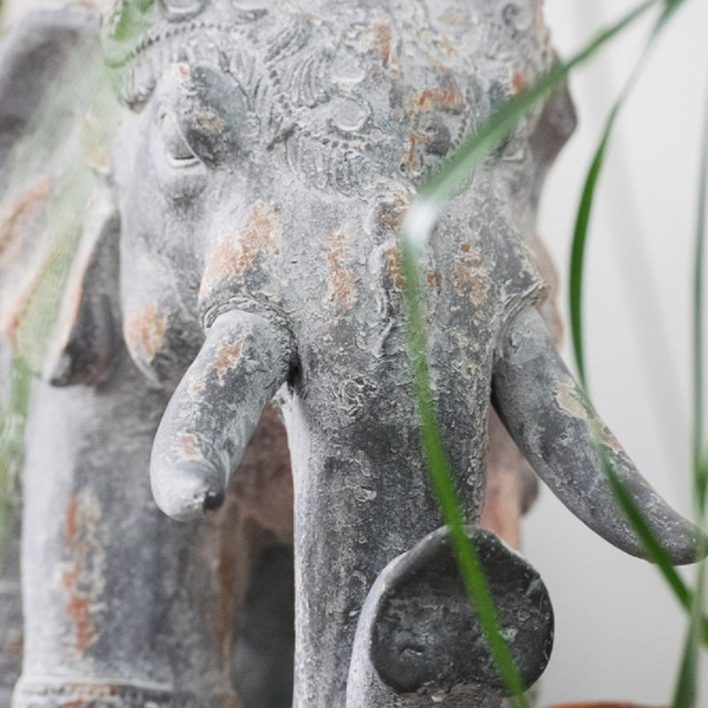 Statue éléphant Aliyyah Boho, H 15,5 po x l 25,5 po x P 10,5 po, Gris original