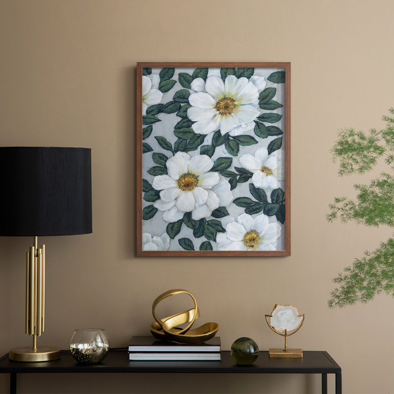 «Bright White Flowers II», reproduction encadrée - bois massif, H 15 po x l 12 po, Noyer