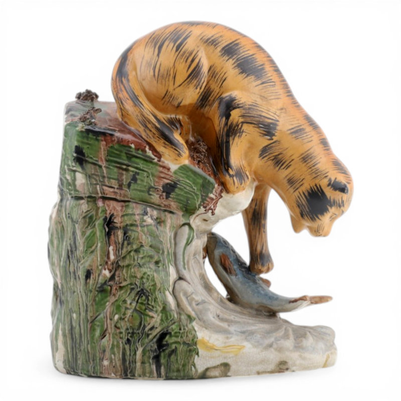 Cat Figurine Description