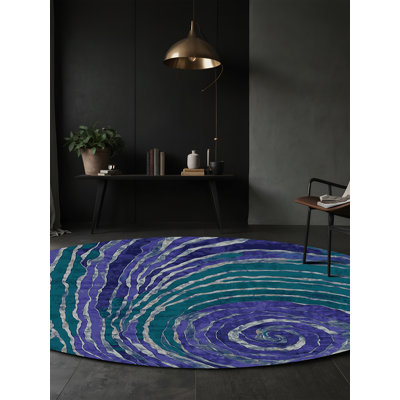Tapis bleu soyeux et moelleux