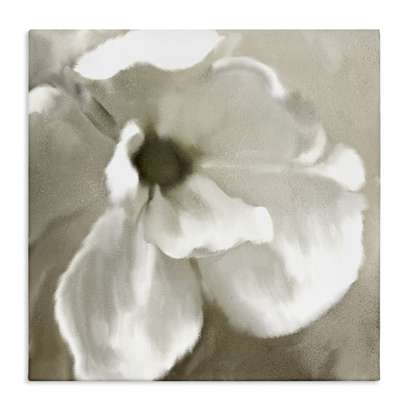 «Blooming Magnolia Petals» par Kim Allen, H 17 po x l 17 po