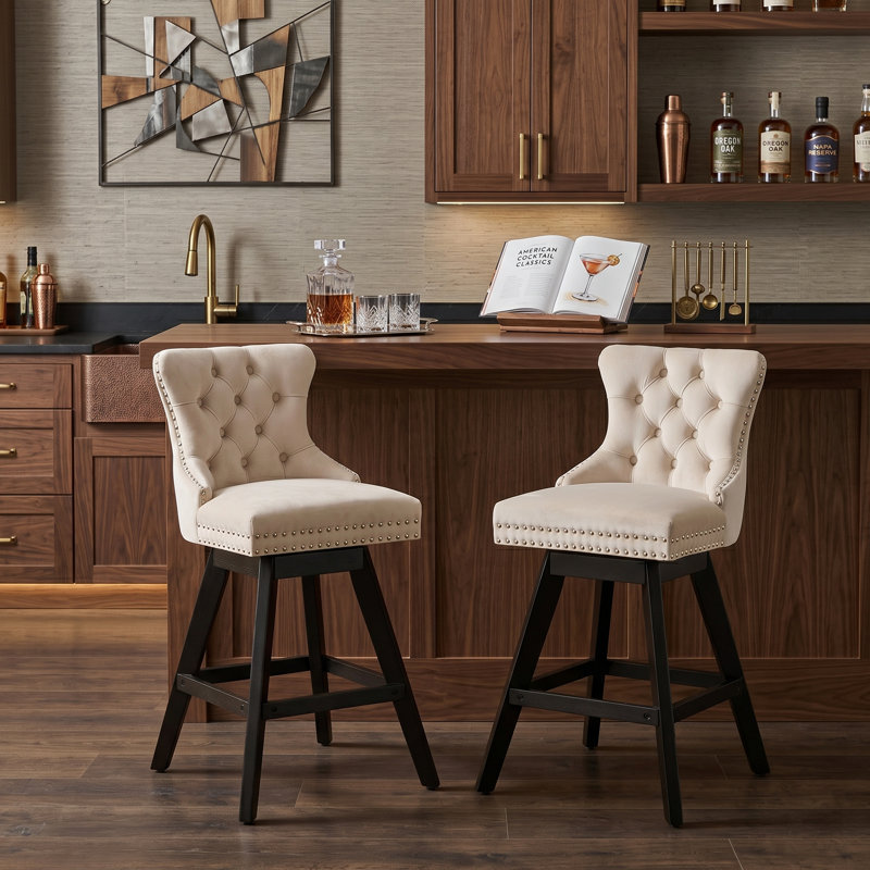 Ensemble de 2 tabourets de bar, tabourets pivotants en velours avec dossier capitonné et pieds en bois, garniture cloutée chromée