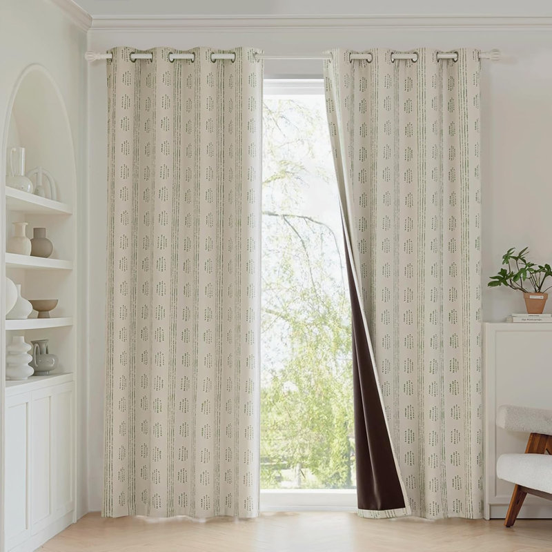 Rideaux bohémiens à motifs verts sur beige