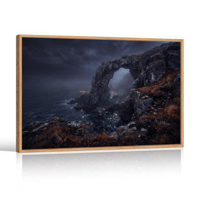 «Dark Stormy Coastal Rock Arch Over Ocean», art mural sur toile