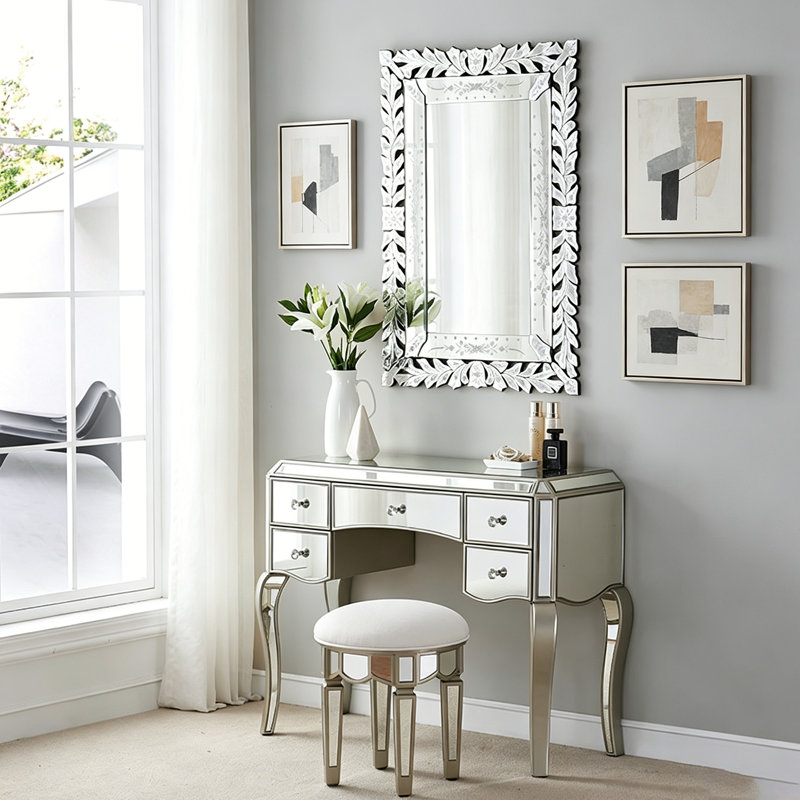 Coiffeuse argentée de qualité supérieure avec plateau de table miroir pour petits espaces, miroir sculpté et tabouret de maquillage