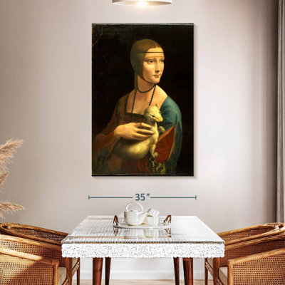 Leisha avec un portrait d'hermine