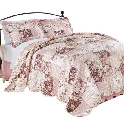 Charlie Dusty Rose Patchwork Scalloped Edge Quilt