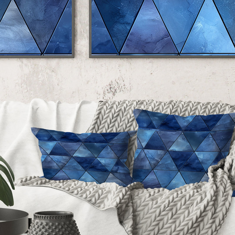 Blue Modern Triangles II - Coussin décoratif moderne, H 16 po x l 16 po