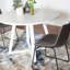 Ensemble de salle à manger rond, table de salle à manger avec tréteaux et chaises élégantes-114251839