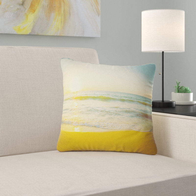 Coussin Calm and Colorful Sunset at Beach - Sea & Shore, 16 po x 1 po, Coussin décoratif