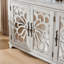 Armoire de rangement autoportante autoportante, buffet en MDF, portes sculptées en miroir en acrylique, tablette réglable, comptoir spacieux, sangles anti-basculement, assemblage facile dans la cuisine du couloir du salon