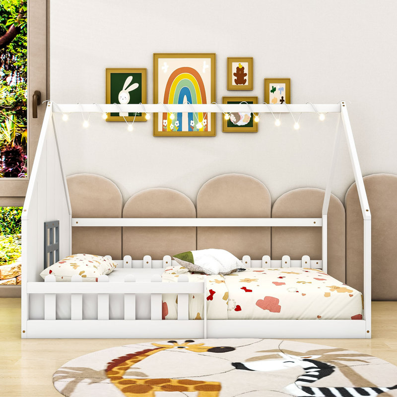 Lit double en bois Armanno avec design à DEL, fenêtre et clôture, Blanc