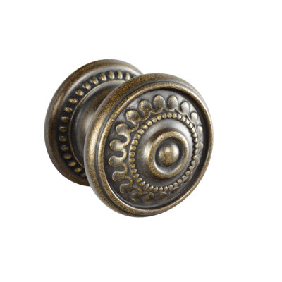 Conquest 1 9/16" Diameter Round Knob