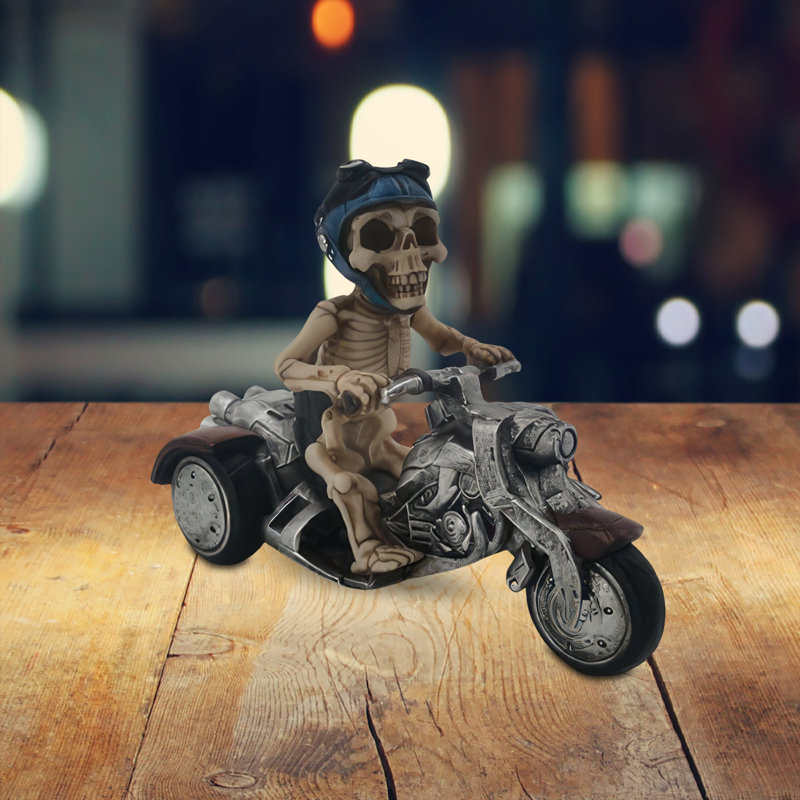 Figurine crâne sur vélo l 6 po