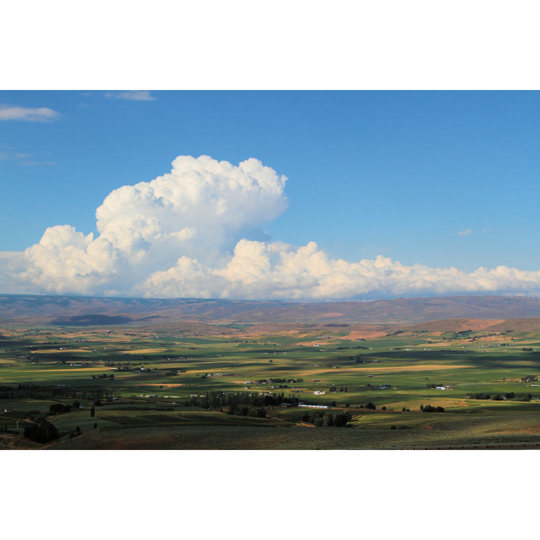 Ellensburg Valley by BehindTheLens - Leinwandbild