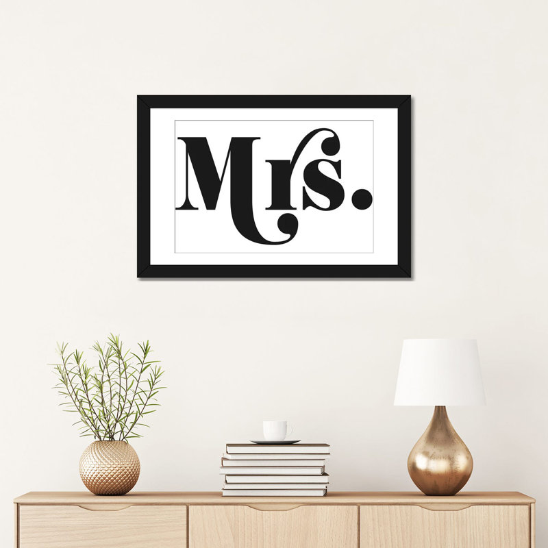 « mme », art textuel sur toile, Papier d'art encadré noir, H 24 po x l 32 po x P 1 po, Blanc