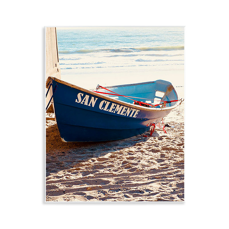 "Blue Boat on Sand", art mural par Ashley Singleton