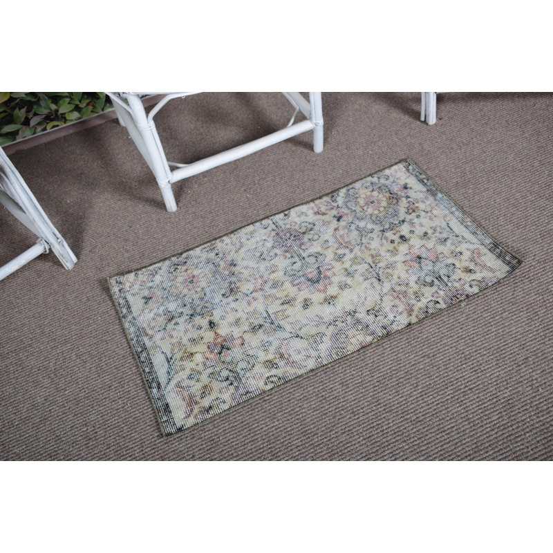 Vintage Turkish Oushak Wool Rug in Beige - Handwoven Antique Small Mat Ideal for Doorway Use