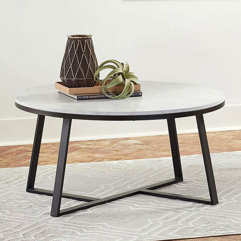 Table basse en faux marbre
