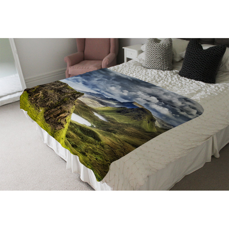 Domonkos Floral Blanket