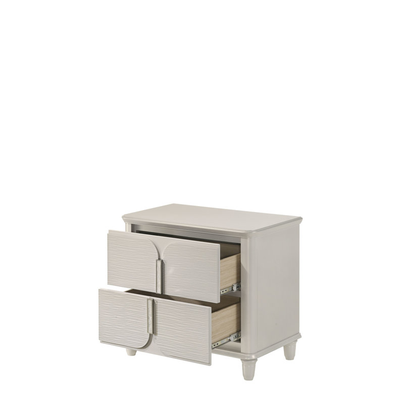 Table de chevet avec finition blanc perle