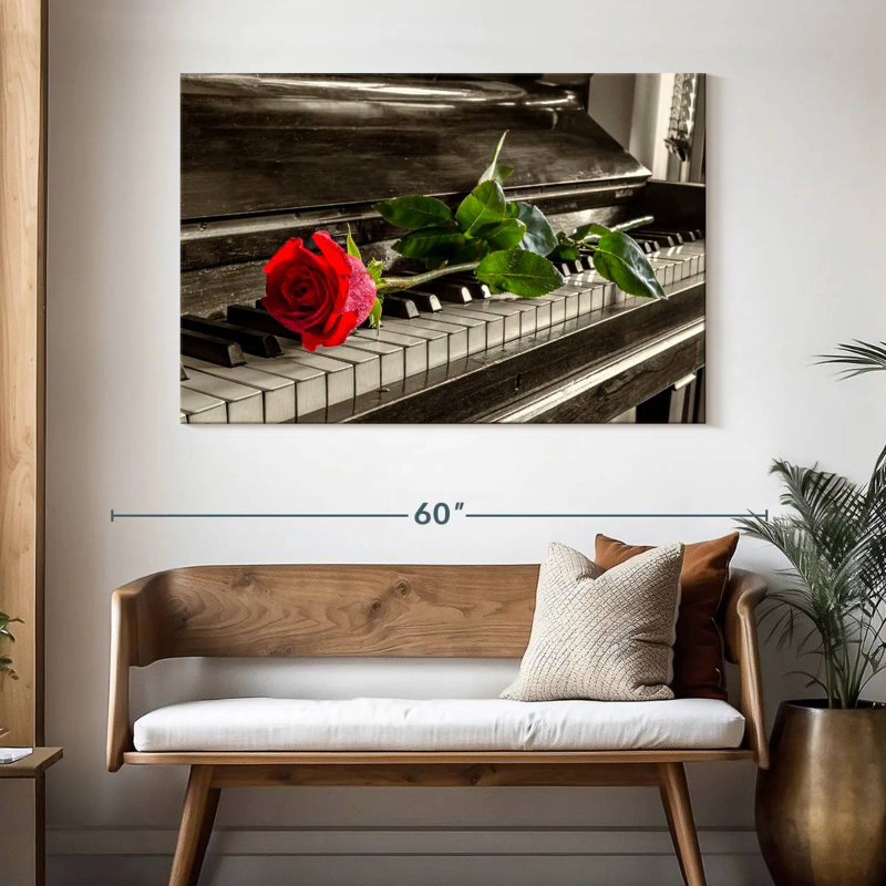 Harnek Rose au piano, H 32 po x l 48 po