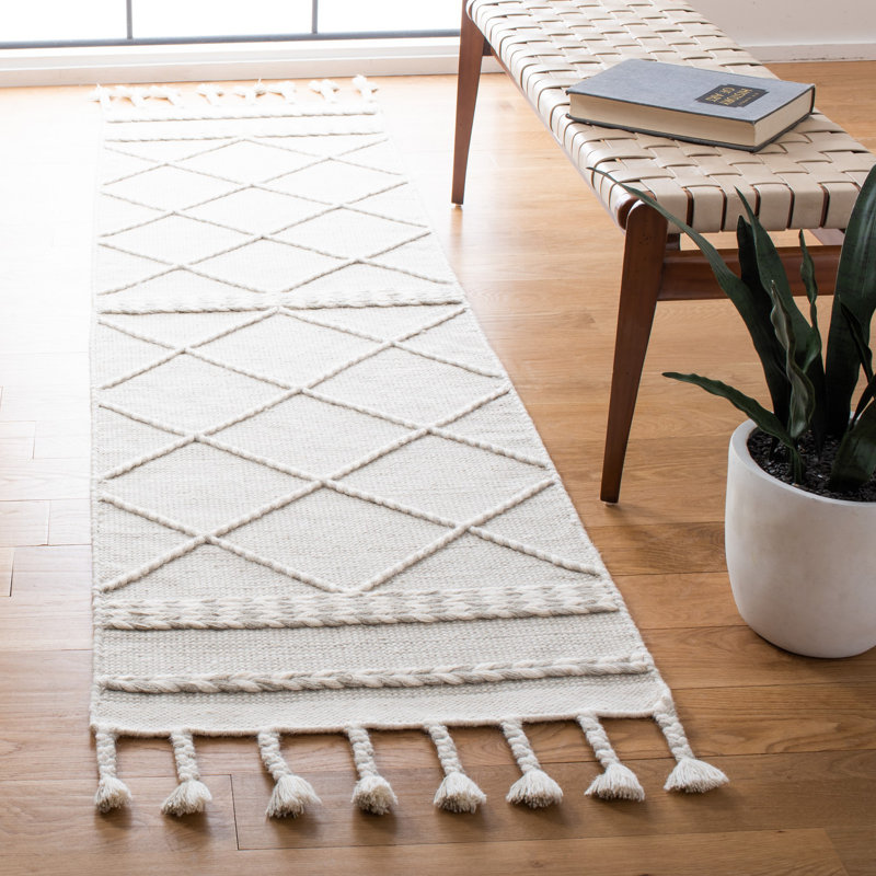 Casablanca Hand Loomed Wool/Cotton Geometric Rug in Ivory, Runner 2'3" x 8'